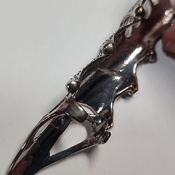 Knuckle Armour Ring in Silver Tone - Picture 3 of 3